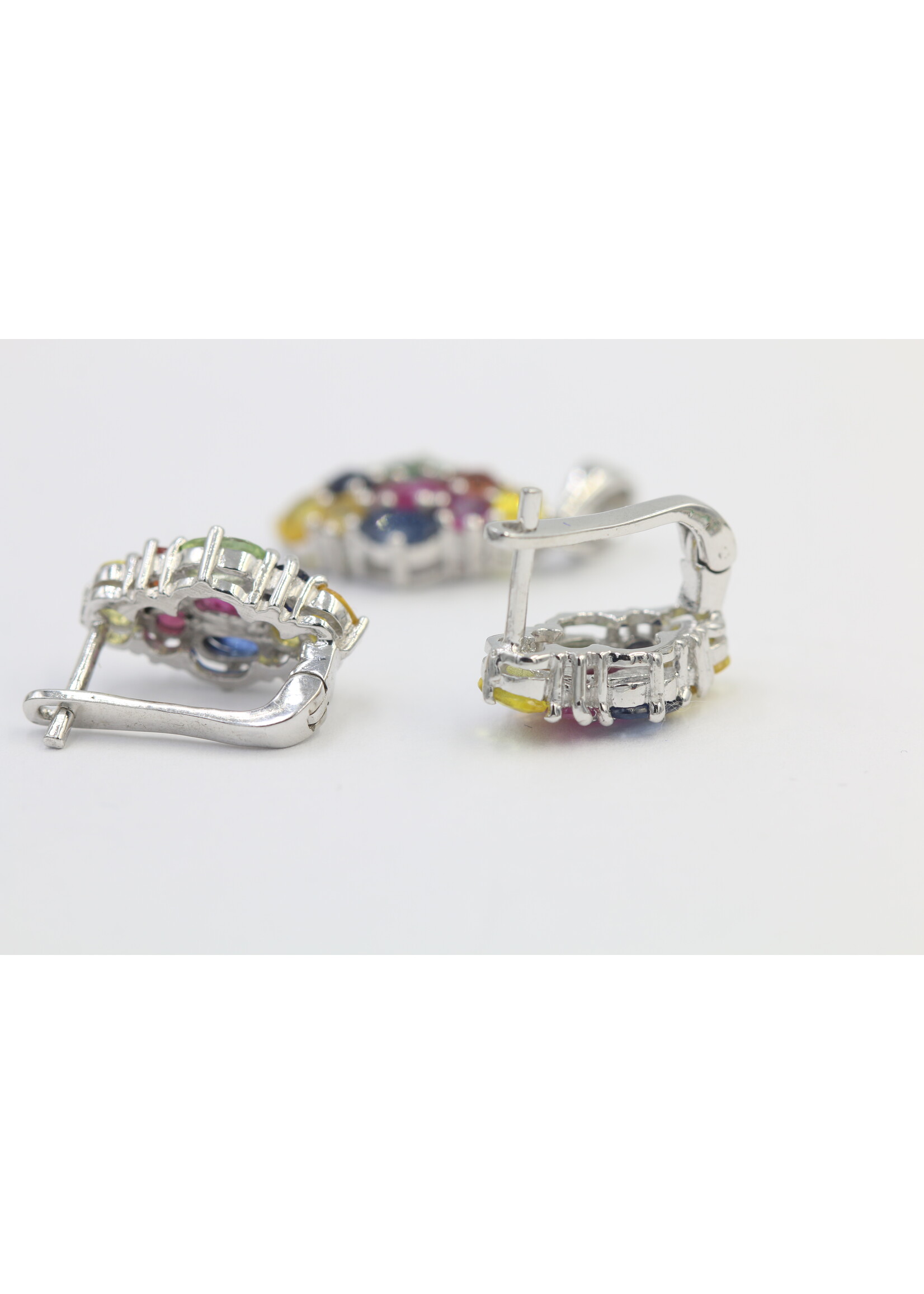 Set in argento rodiato 925 con zaffiri naturali multicolori