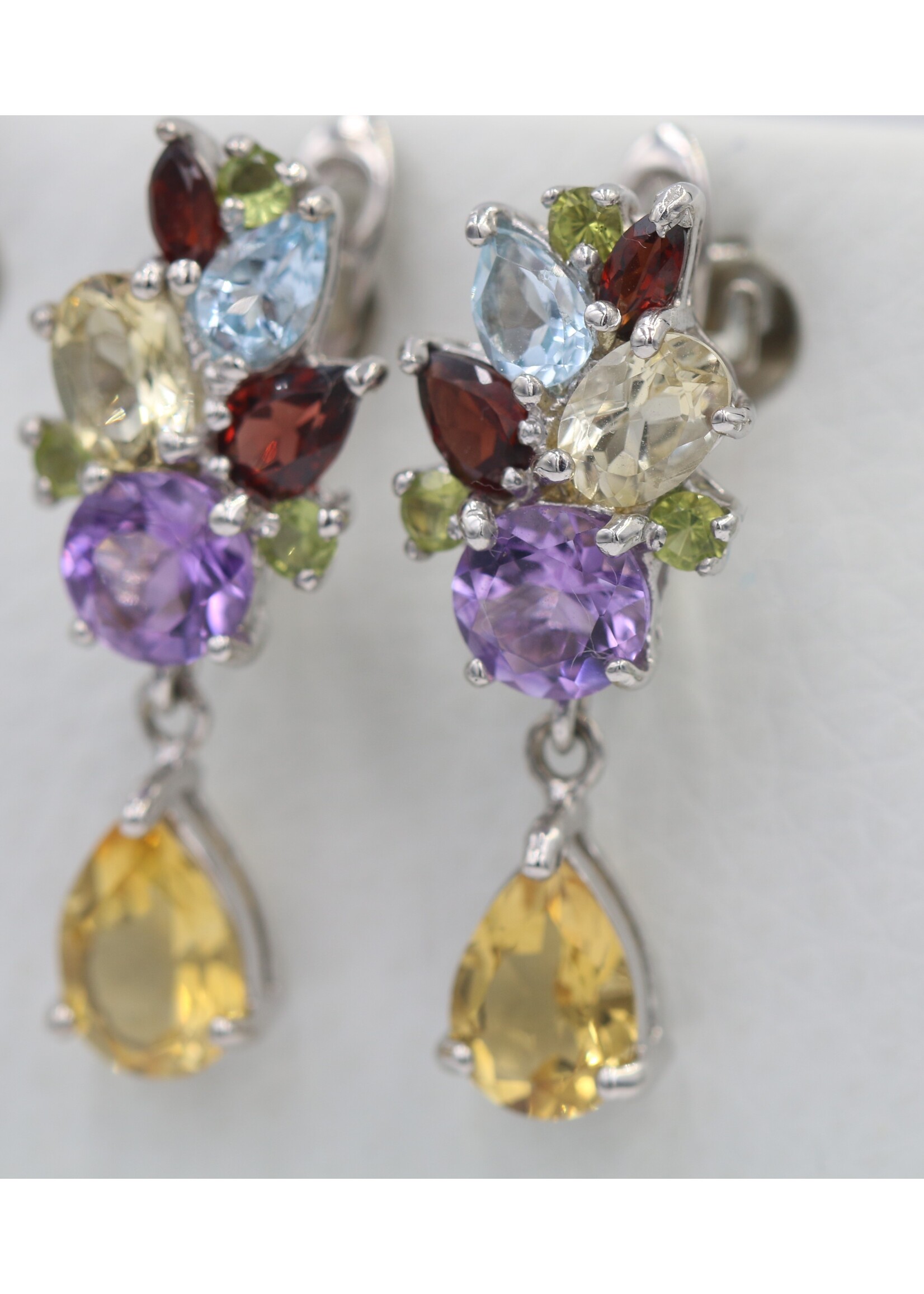 Orecchini in argento rodiato 925 con citrino naturale, topazio azzurro, granato, peridoto e ametista