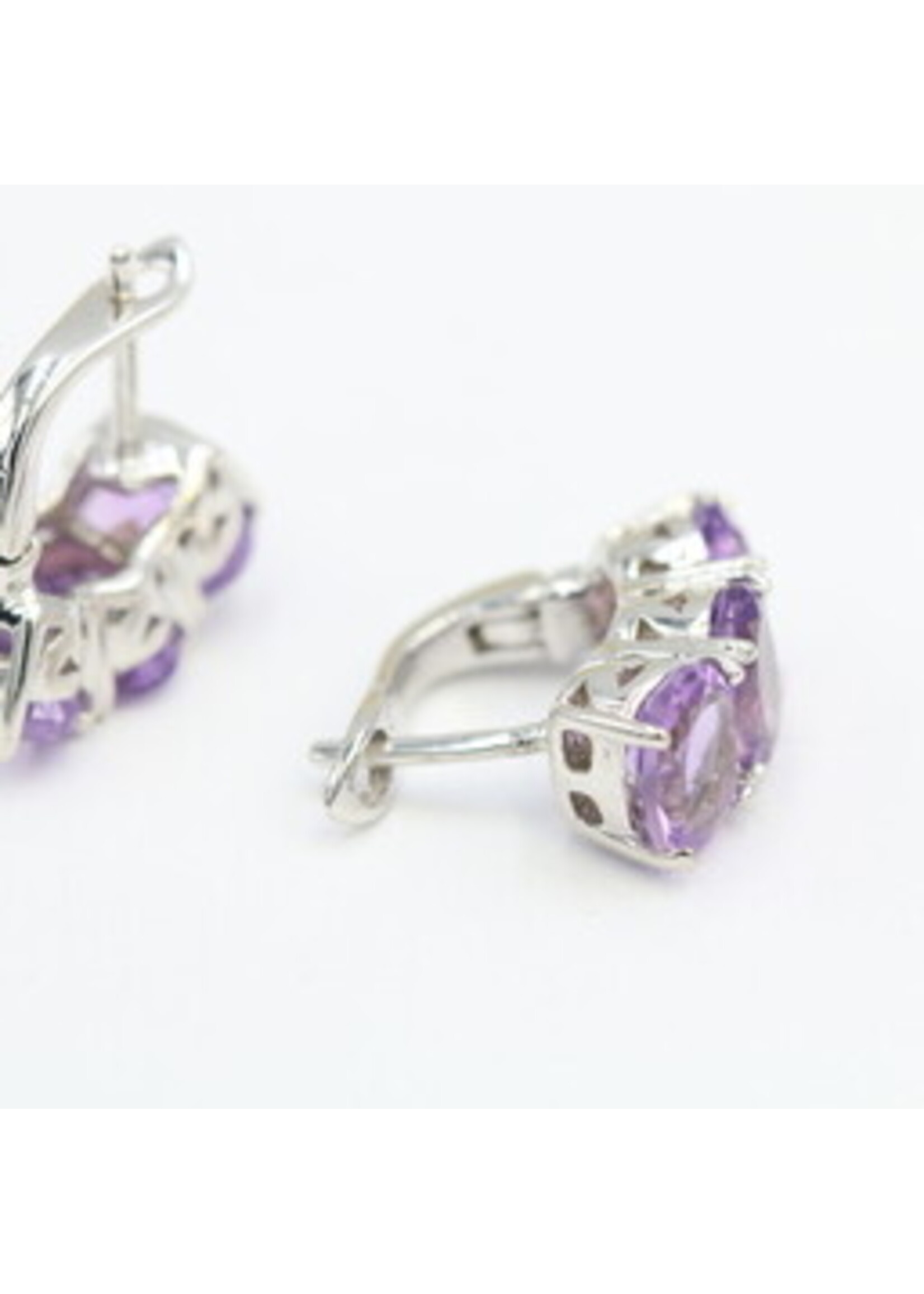 Boucles d'oreilles serties d'Améthystes