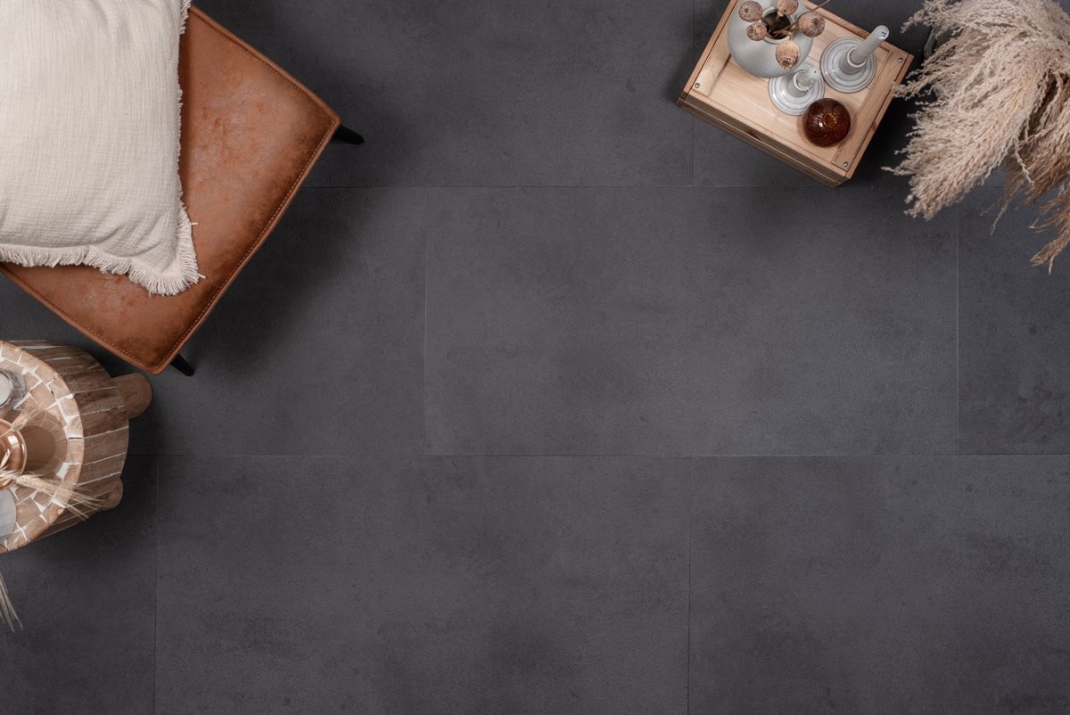 floer-tegel-click-pvc-betonlook-zwart