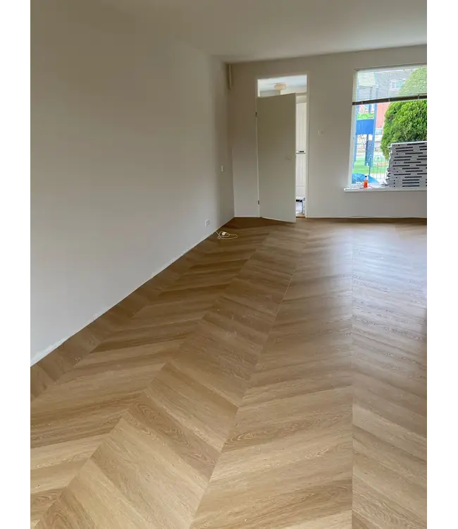 Floorlife floorlife-yup-fulham-chevron-dryback-warm-oak