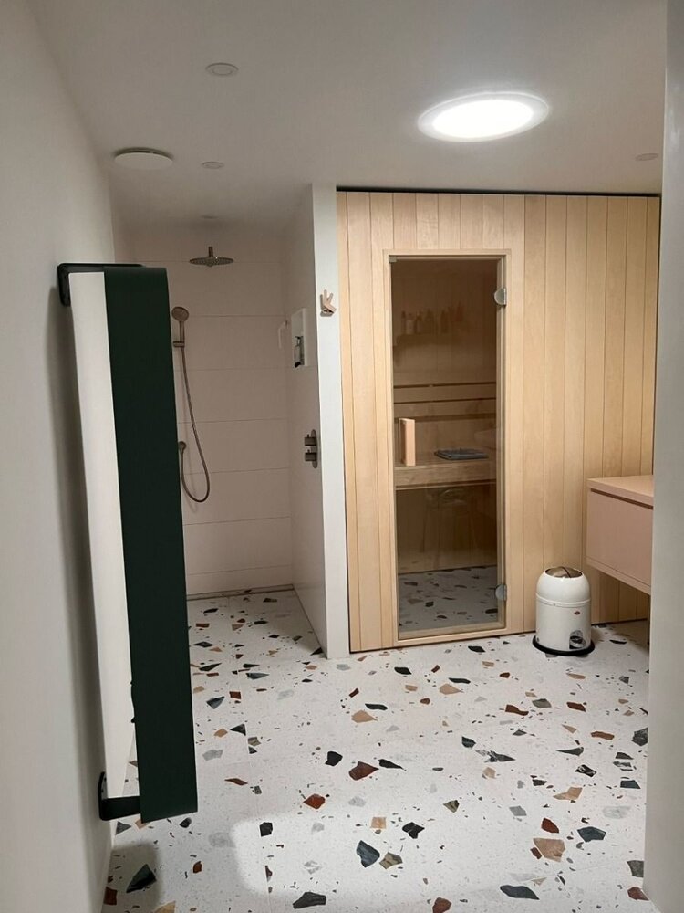 Intura SunTube25 - de lichttunnel voor het platte dak met een diameter van 25cm en kristalglas koepel Intura SunTube25 - de lichttunnel voor het platte dak met een diameter van 25cm en kristalglas koepel