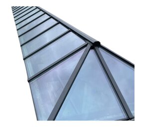 Intura Aluminium lichtstraat zadeldak met wolfseinden