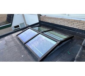 Intura Lichtstraat Zadeldak - 125x200 - 4 glasvlakken Intura Lichtstraat Zadeldak - 125x200 - 4 glasvlakken