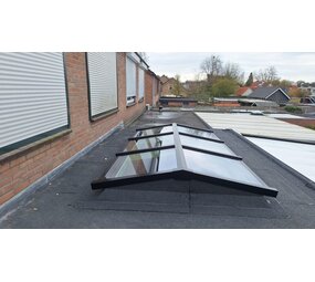 Intura Lichtstraat Zadeldak - 150x300 - 6 glasvlakken Intura Lichtstraat Zadeldak - 150x300 - 6 glasvlakken