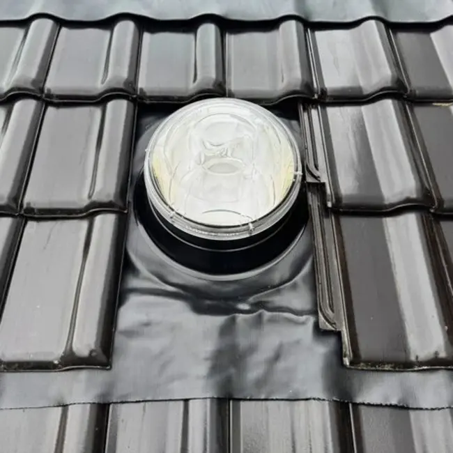 Intura SunTube25 - de lichttunnel voor het hellende dak met een diameter van 25cm en kristalglas koepel