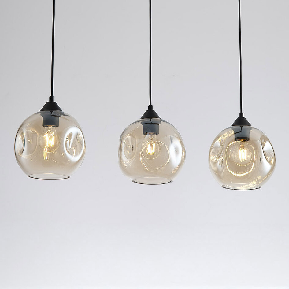 3-lichts moderne hanglamp Fayen zwart met organische vorm cognac glas