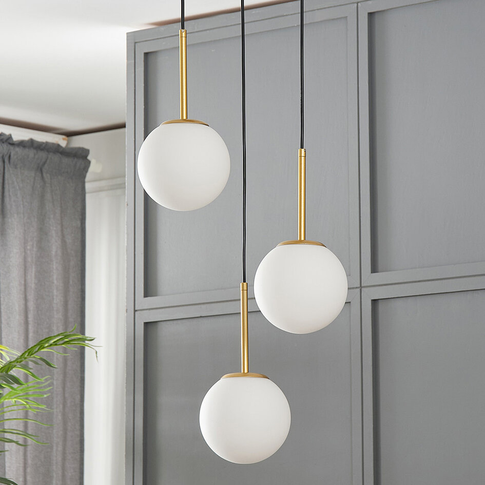 Suspension Addy 3 lumières - doré et verre opalin