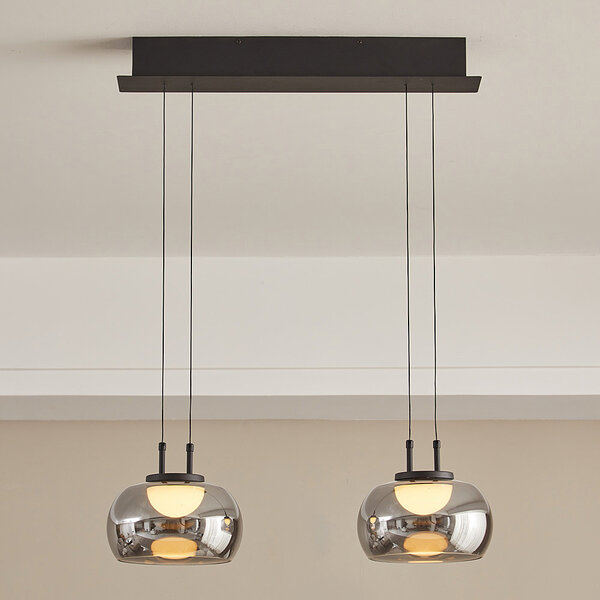 Zwarte hanglamp Katla met smoke glas en 3-staps dim