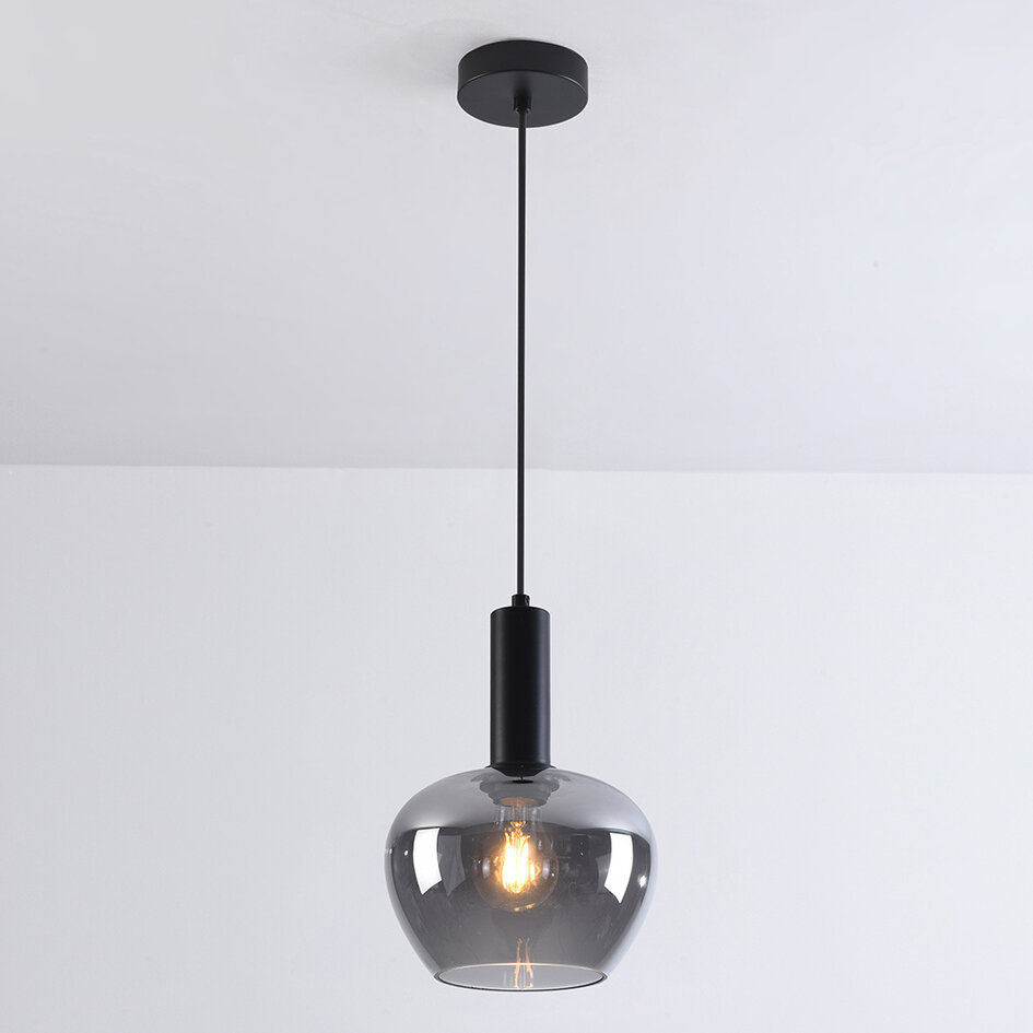 Zwarte hanglamp Ischa in appelvorm smoke glas