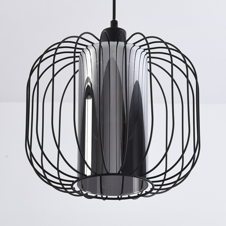 Lampe suspendue noire Dila avec verre fumé