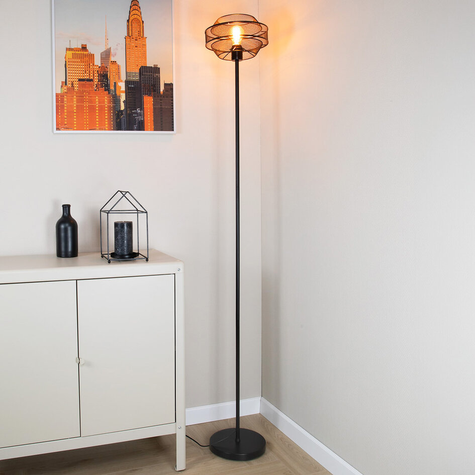 Zwarte staande lamp met opengewerkte kap - Julian