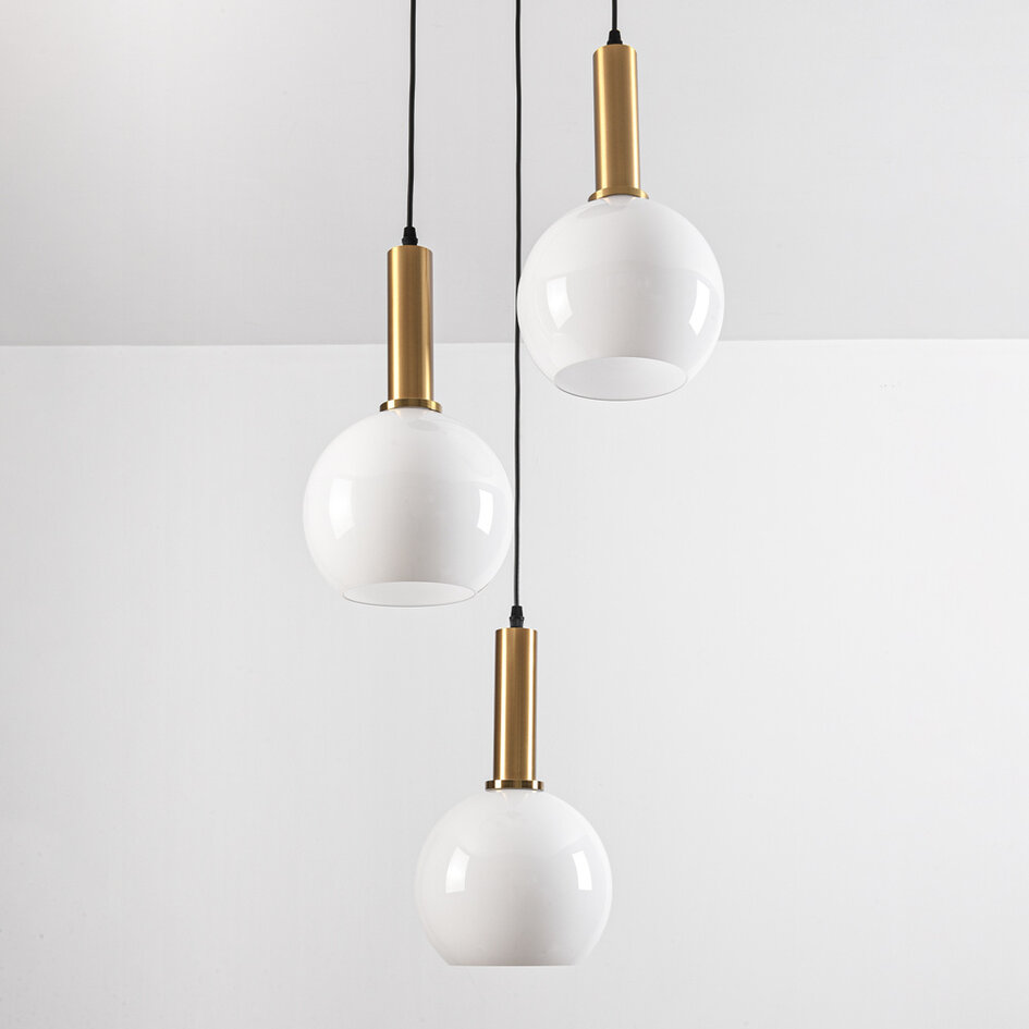Suspension Aiden avec verre blanc laiteux, 3 lumières