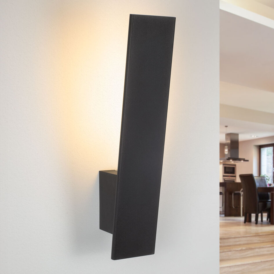 Applique intérieure design noire et épurée - Leila