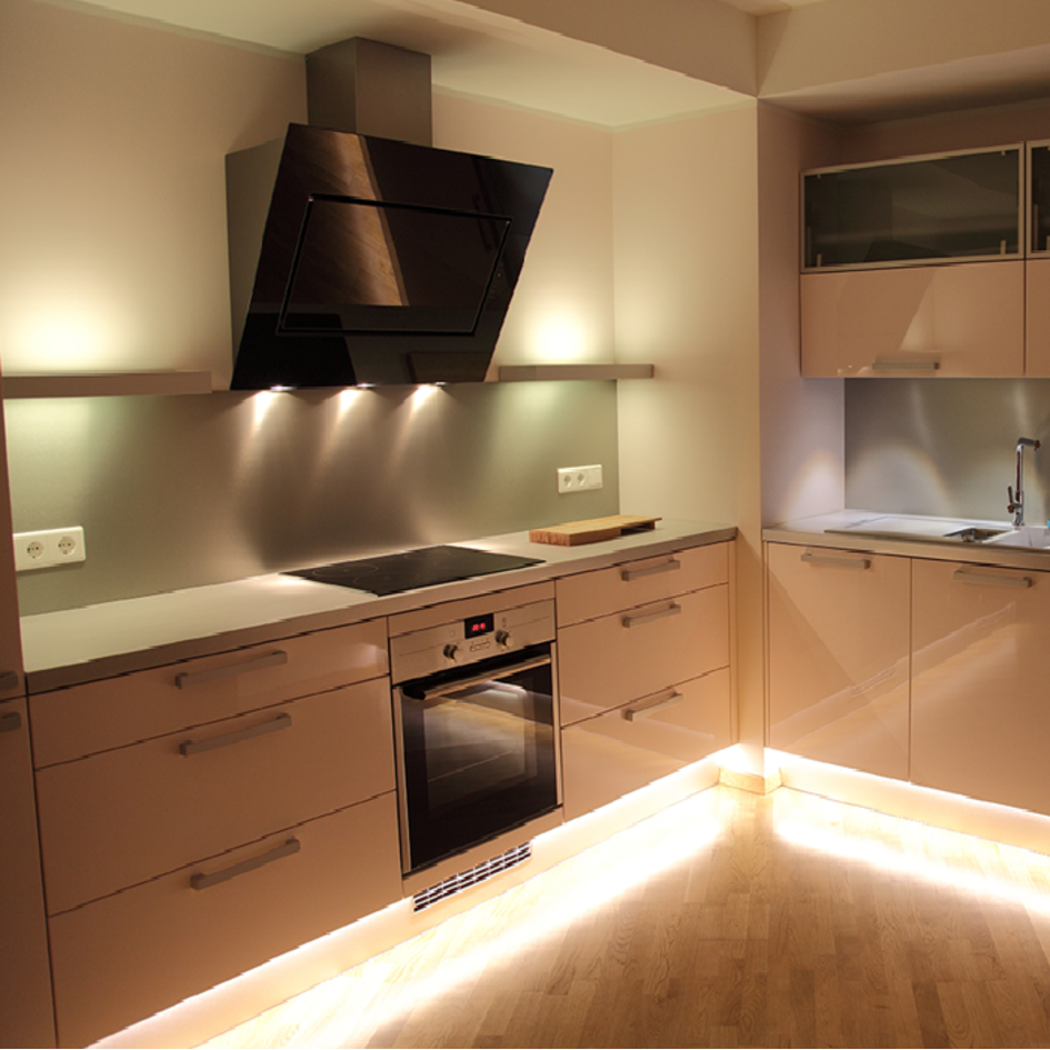 Éclairage moderne d'armoire à LED Spot en saillie Lex