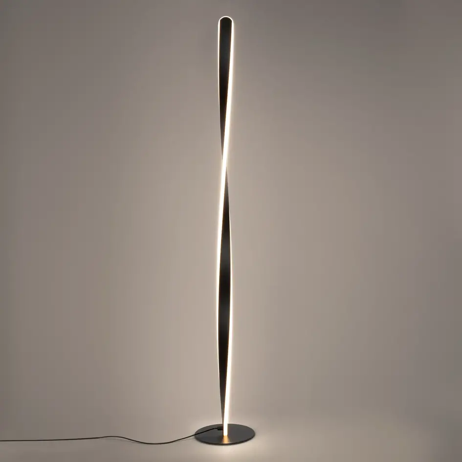 Gedraaide staande lamp Locke in zwart
