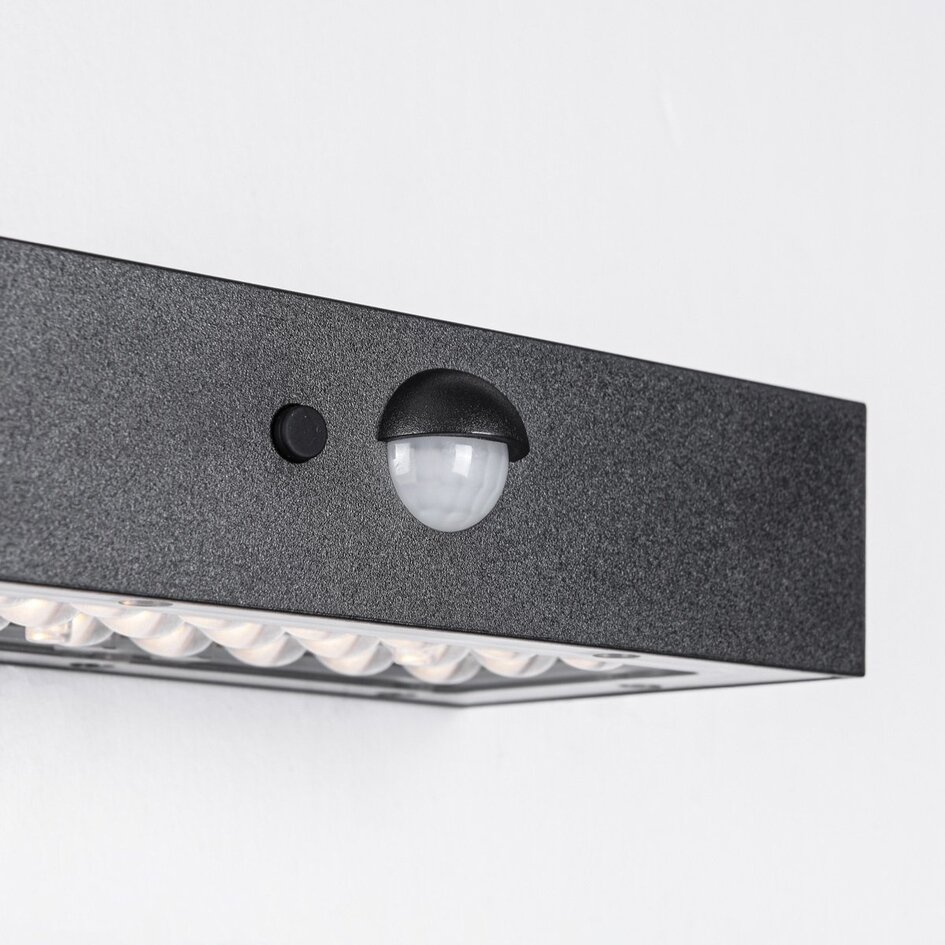 Zwarte solar buiten wandlamp met sensor - Brock