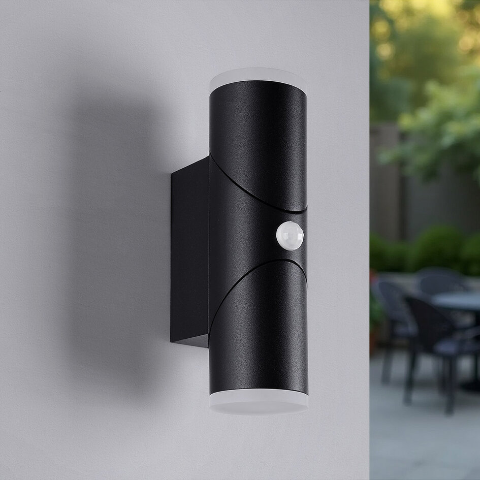 Verstelbare ronde buitenwandlamp Tess met sensor - zwart