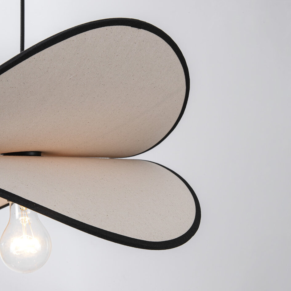 Design hanglamp Sapca, wit linnen met zwarte accenten