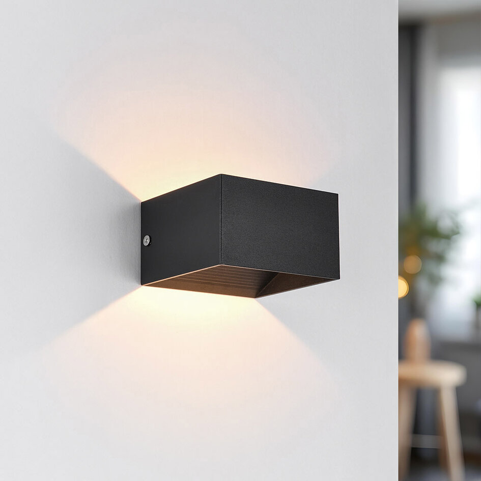 Applique intérieur design moderne noire et dimmable - Lize
