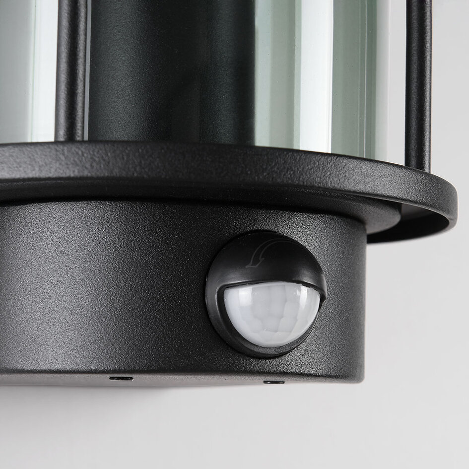 Zwarte wandlamp voor buiten met smoke glas en sensor - Pax