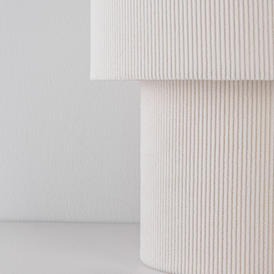 Lampe à poser Tavolo avec abat-jour en velours - beige