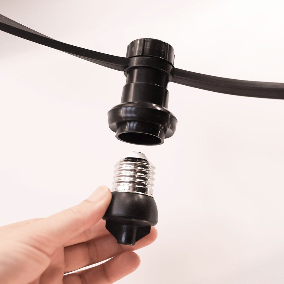 Zwarte E27 afdekfitting voor prikkabels