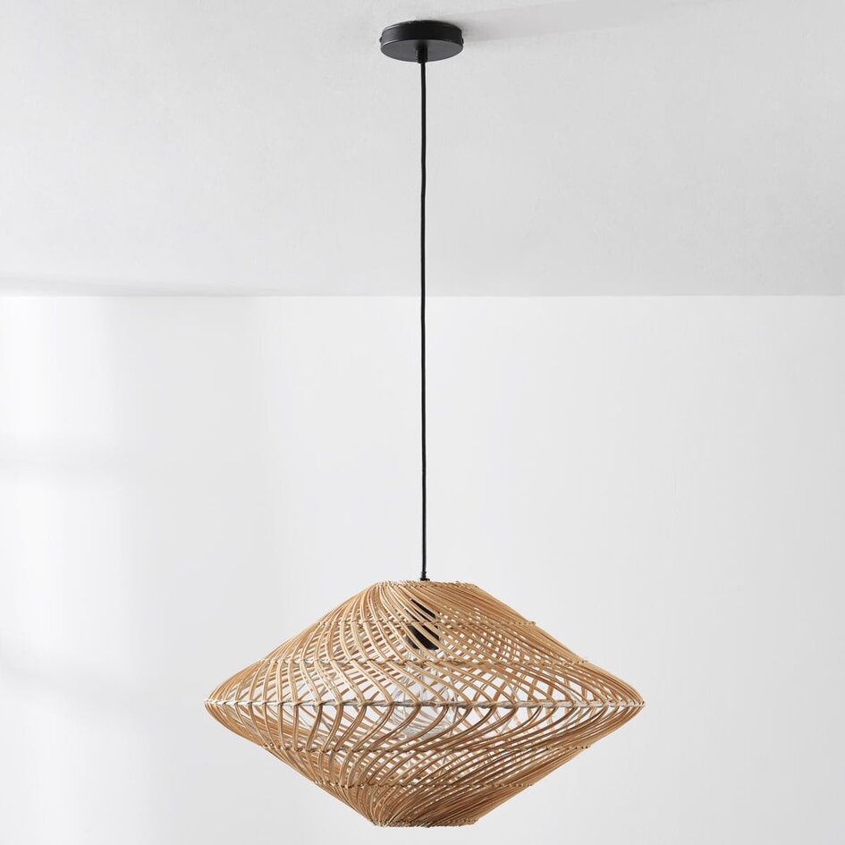 Lampe suspendue en rotin Filum au design ludique et à l'aspect naturel et chaleureux
