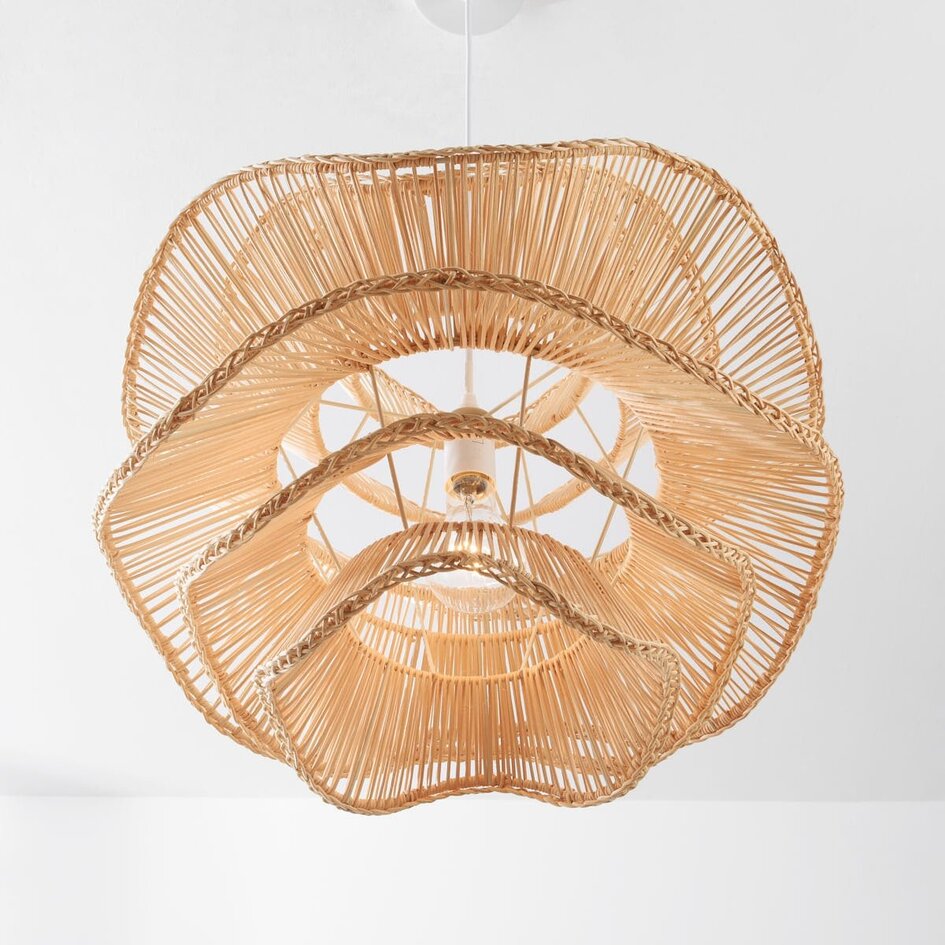 Rotan hanglamp Leru met golvende kap in naturel kleur