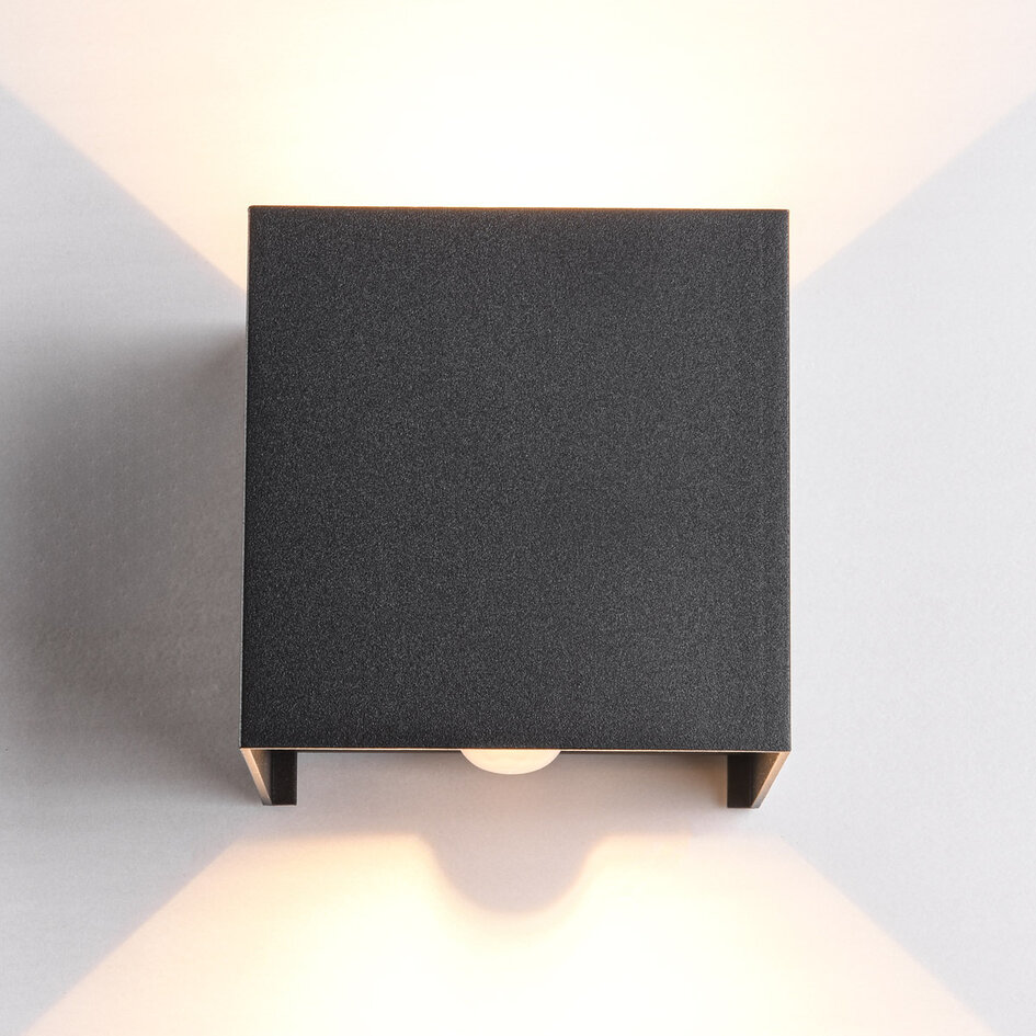 Moderne vierkante buitenlamp Daniel zwart met bewegings- en dag/nacht sensor