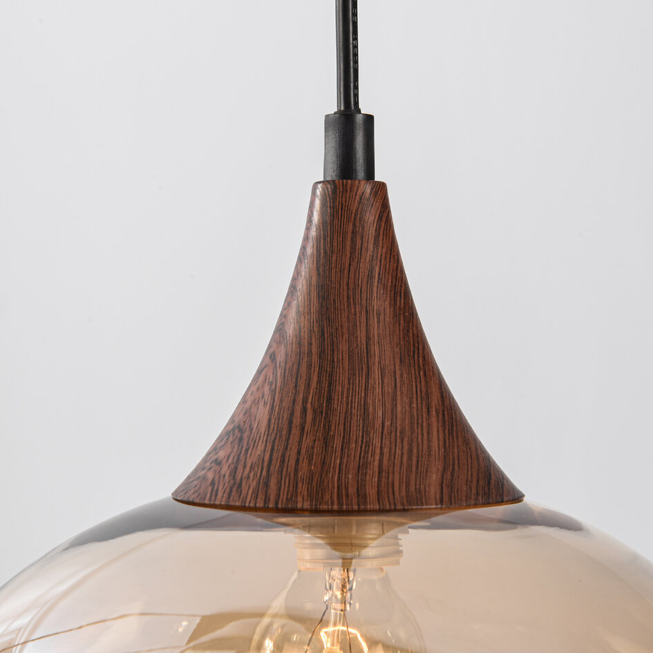 Lampe suspendue Lior noir avec aspect bois et verre ambré de différentes formes - 6-light