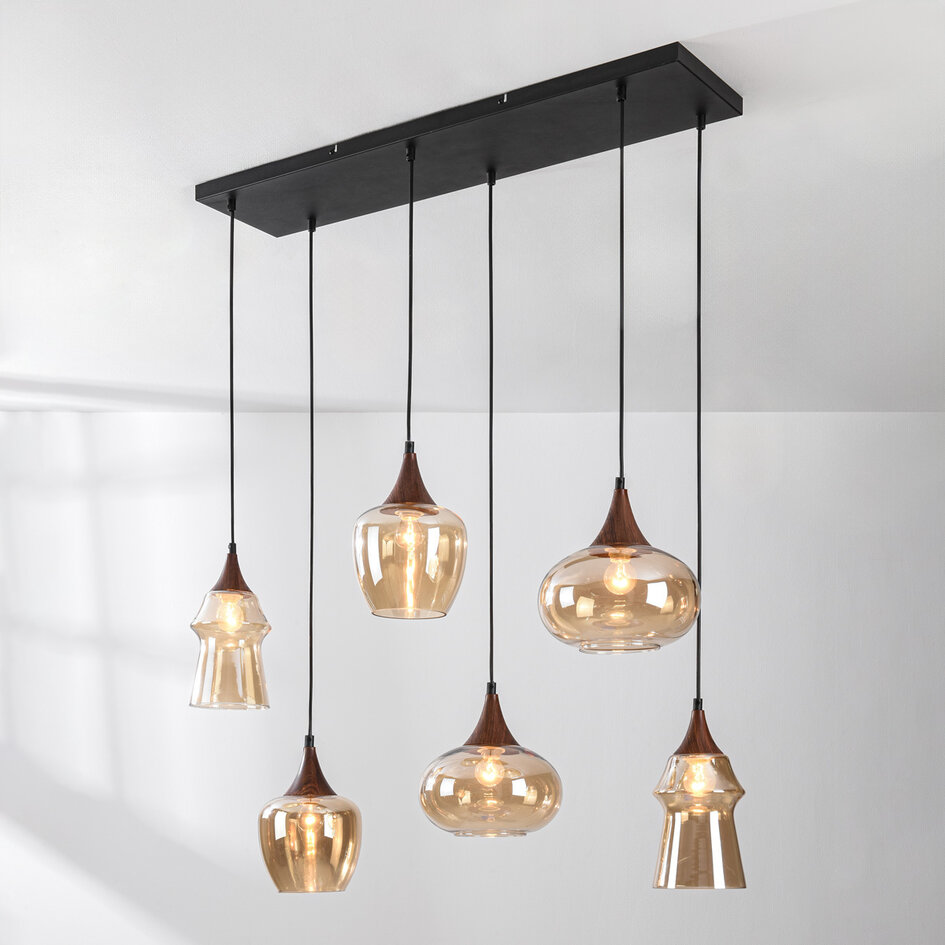 Hanglamp Lior zwart met houtlook en amber glas in diverse vormen – 6-lichts