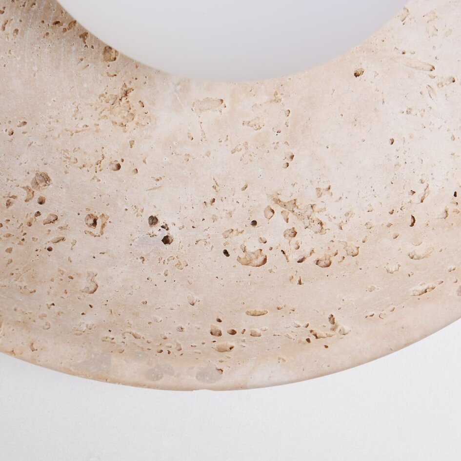 Applique élégante Arto en travertin (pierre naturelle) et verre laiteux