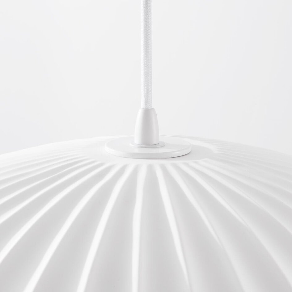 Suspension cannelée Olea à l'aspect craie mat (finition Gesso)