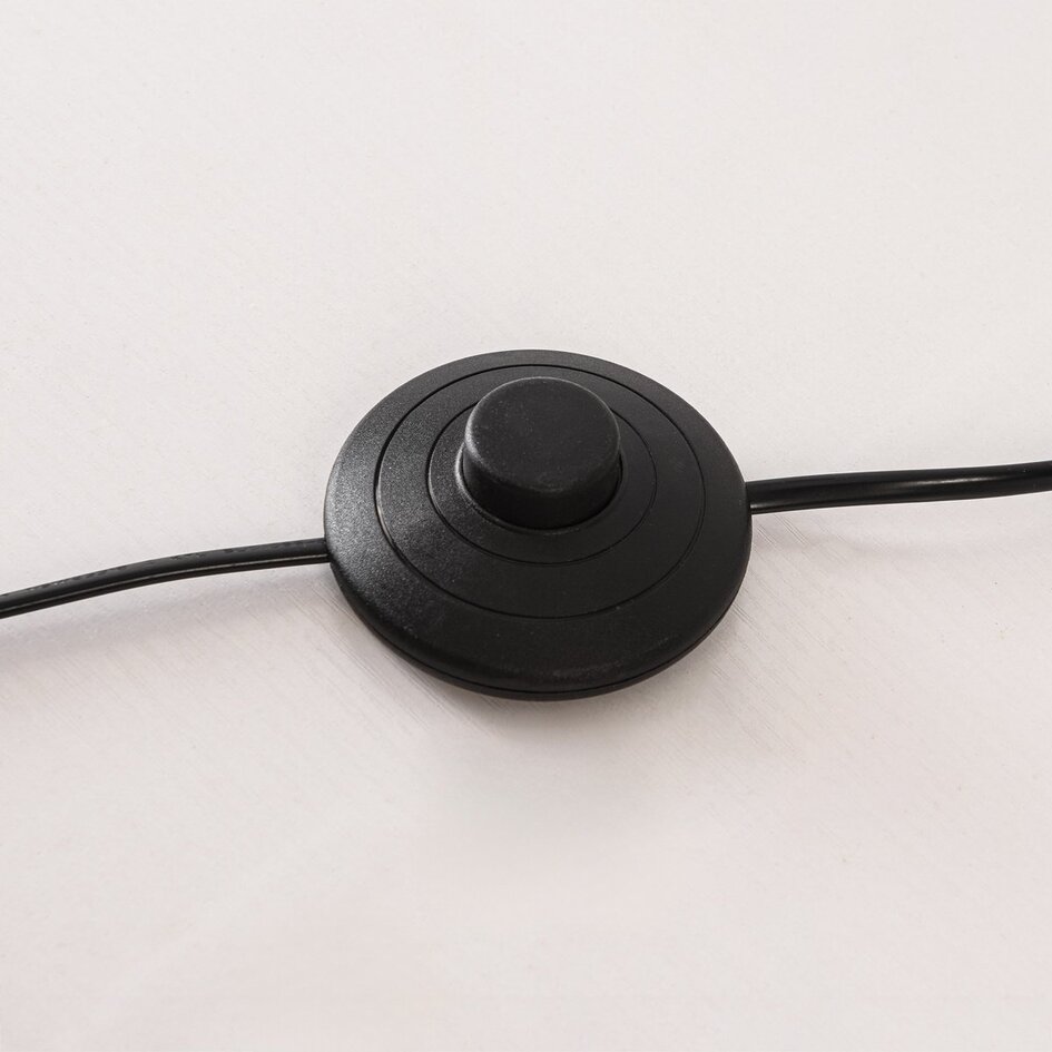 Vloerlamp Velore met naturel linnen kappen in zachte, lichte tinten