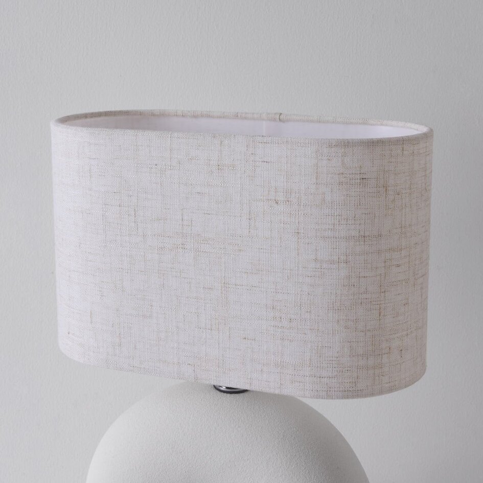 Lampe de table Japandi Poyta en céramique blanche avec abat-jour en lin