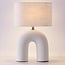 Lampe à poser Japandi Poyta - céramique blanche avec abat-jour en lin