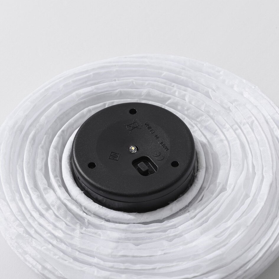 Solar lampion Pyra – hanglamp op zonne-energie van wit nylon