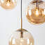 Hanglamp Marui met drie amber glazen bollen en gouden accenten