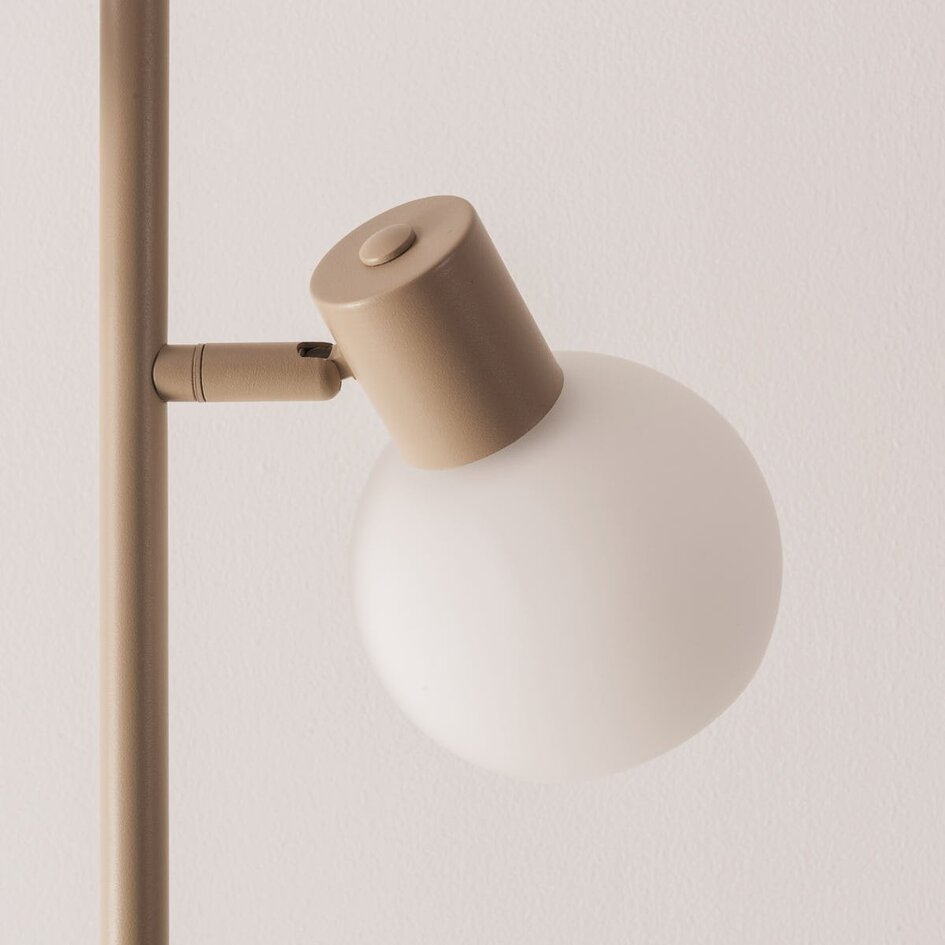 Lampadaire Pieta beige avec trois spots pivotants en verre blanc laiteux