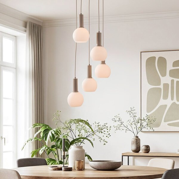 Hanglamp Imme 5-lichts in beige met melkwitte kappen Hanglamp Imme 5-lichts in beige met melkwitte kappen