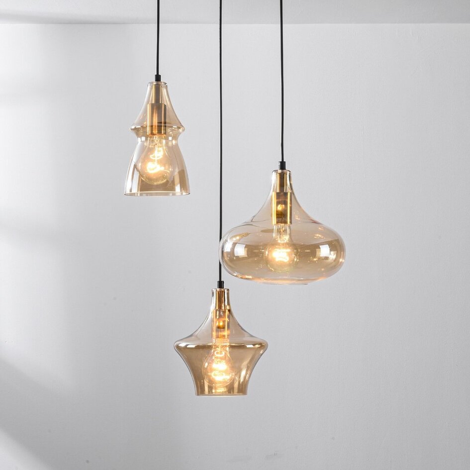 Suspension design Calypso à 3 lumières avec abat-jours en verre ambré