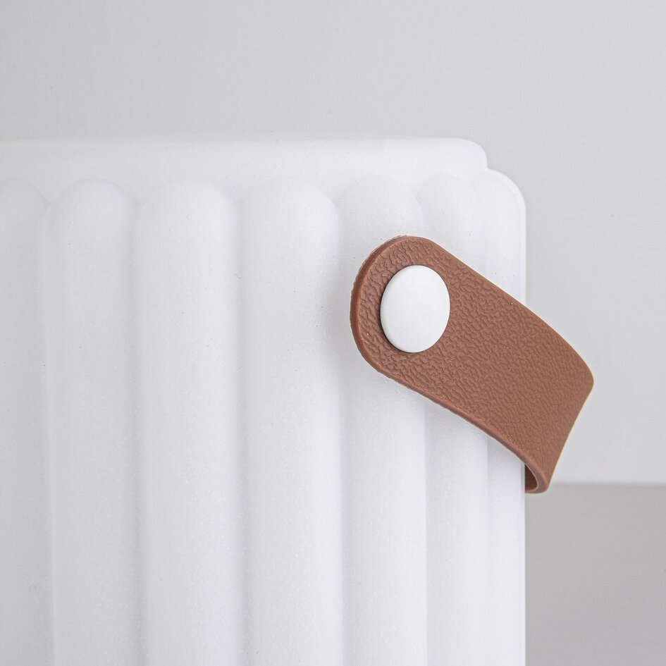 Draagbare solar tafellamp Claro met RGB- en warm wit licht