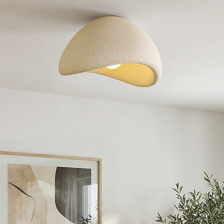 Plafonnier Concrete Aura 40 cm – beige sable, design Wabi Sabi avec effet pierre noir mouchété