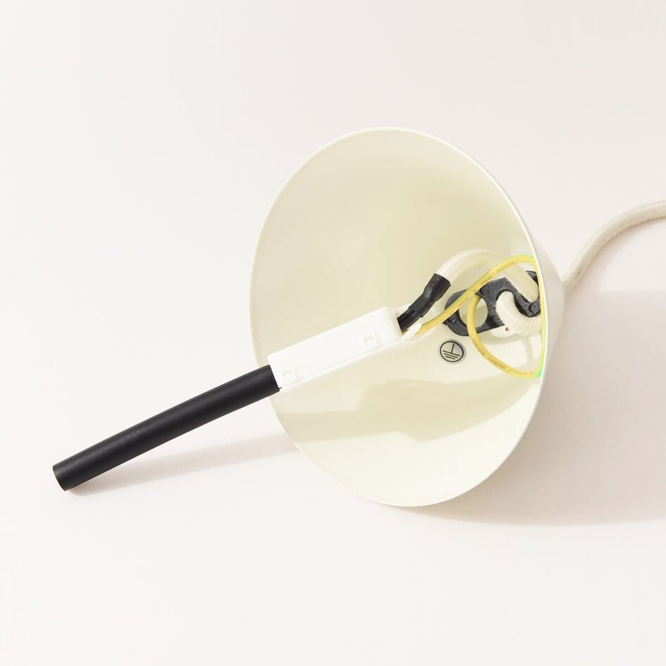 Hanglamp Evara in glanzend licht beige met witte binnenkant