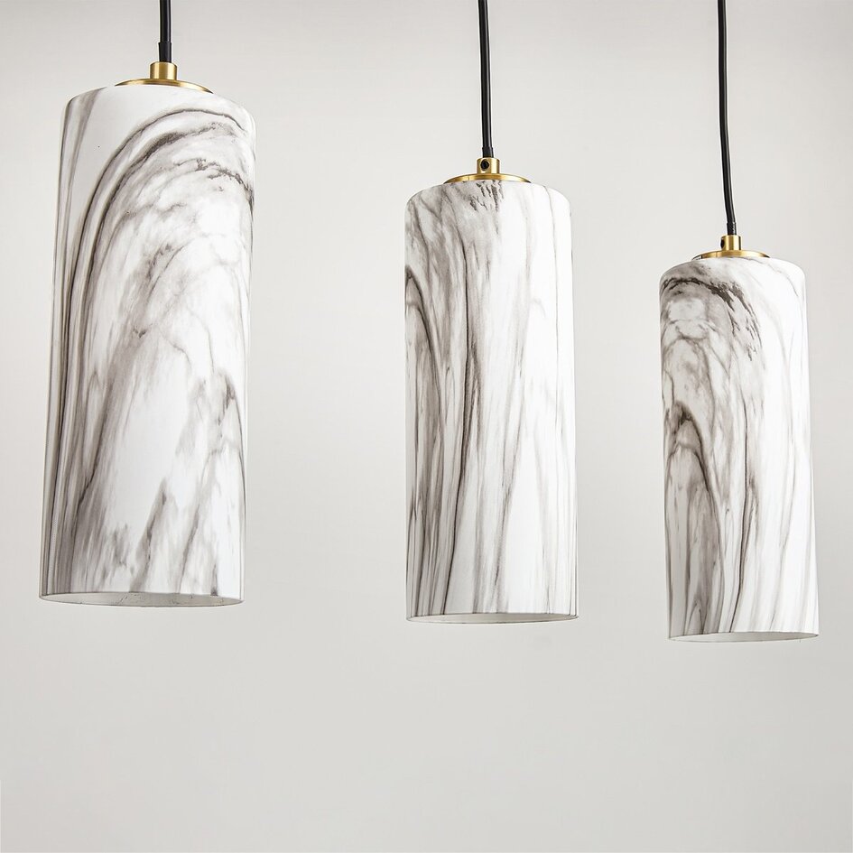 Suspension Vetra avec abat-jours en verre aspect marbre 5 lumières – laiton doré et noir