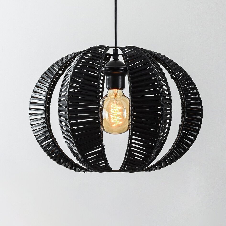 Suspension Celina en noir avec aspect rotin