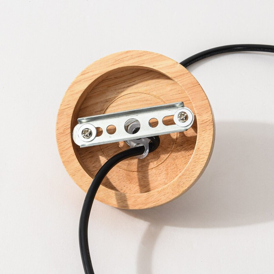 Suspension Celina en noir avec aspect rotin