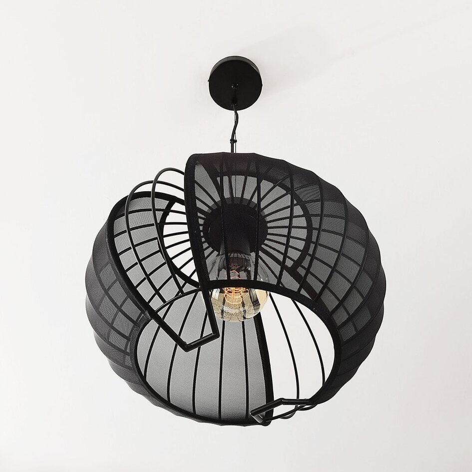 Hanglamp Lofas met open metalen kap en zwart linnen
