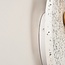 Wandlamp Velo van cement en melkwit glas in terrazzo look